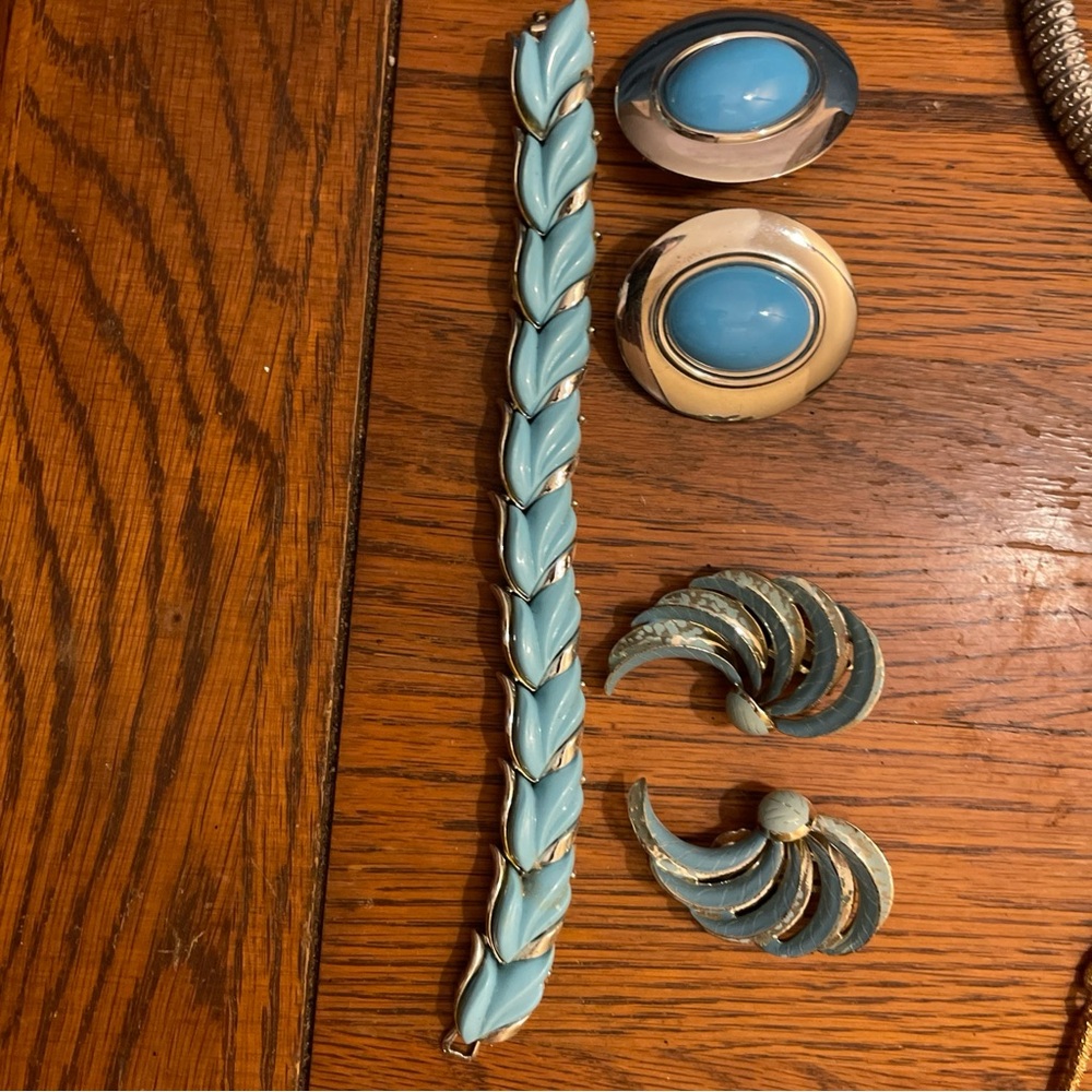 Vintage set of two clip on earrings and matching. Bracelet silver and blue